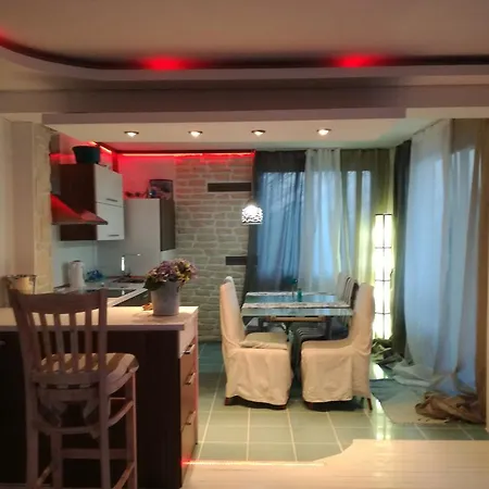 House Sapphire Golden Sands
